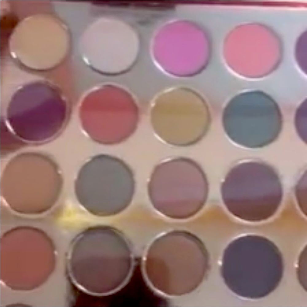 Eyeshadow Pallet with Make Up Brushes